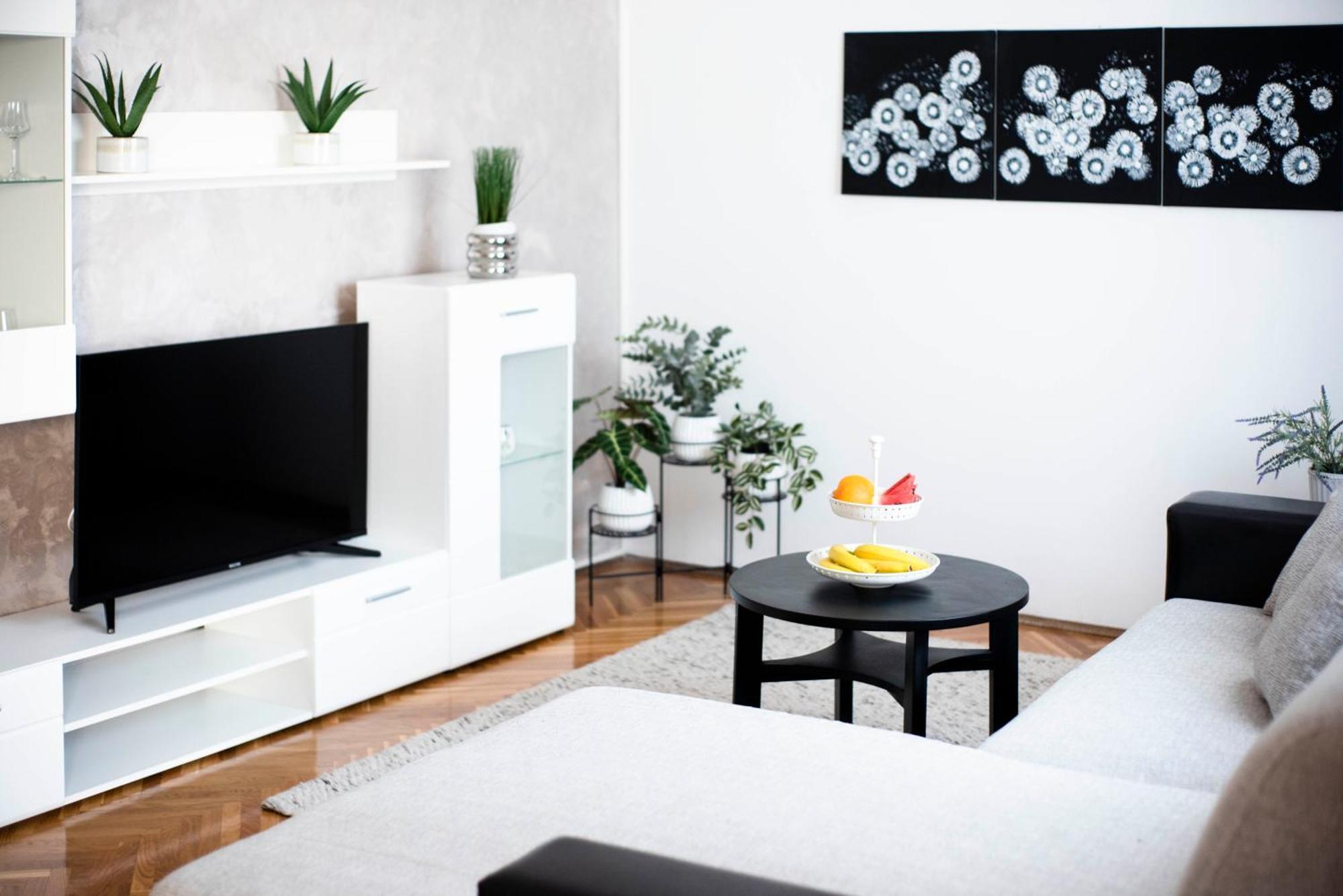 Apartment Karla Sinj