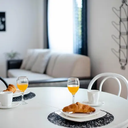 Apartman Karla Sinj Exterior photo