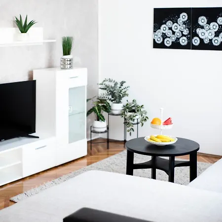 Apartman Karla Sinj Exterior photo